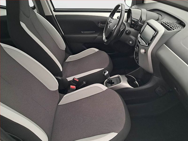Toyota Aygo (2018) 1.0 VVT-i, Automat, Serv.kniha - fotka 9 z 23