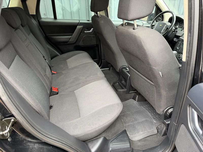 Land Rover Freelander 2 2,2TD4  4WD / servis.kn. - fotka 20 z 32