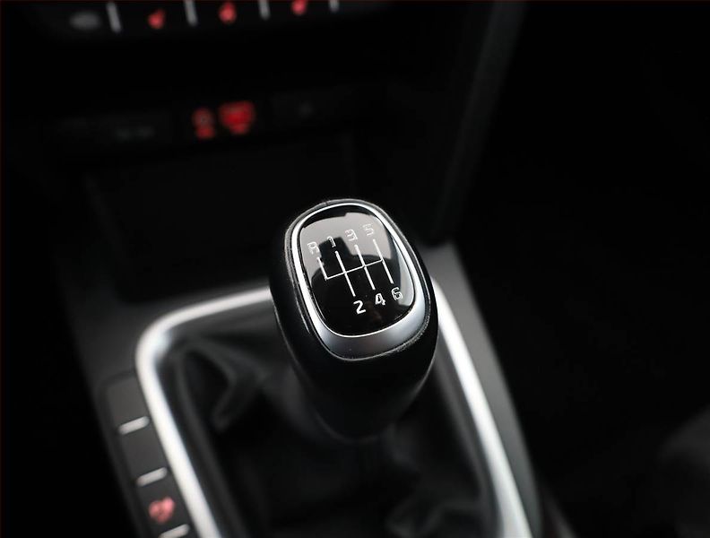 Kia Ceed (2019) 1.4 CVVT, ČR,1.maj, Serv.kniha - fotka 13 z 15