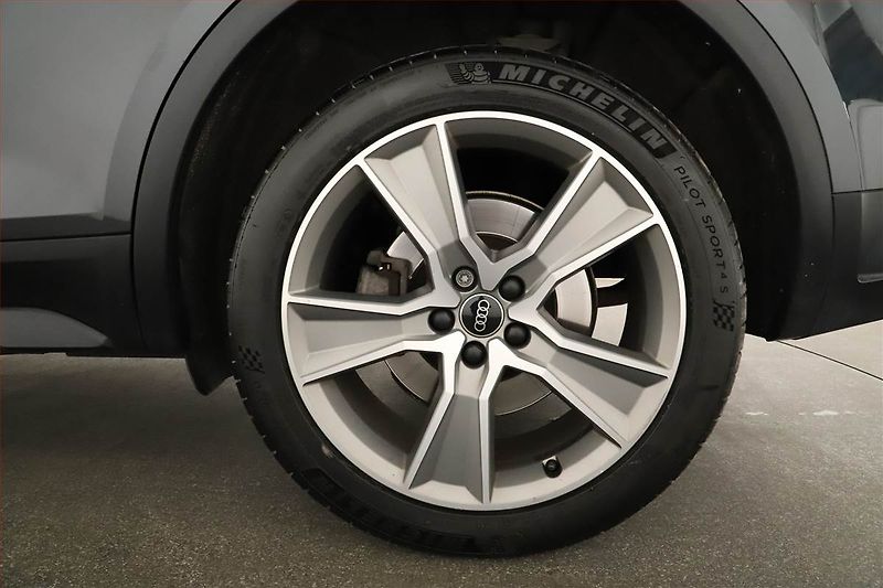 Audi Q5 (2022) 40 TDI - fotka 18 z 18