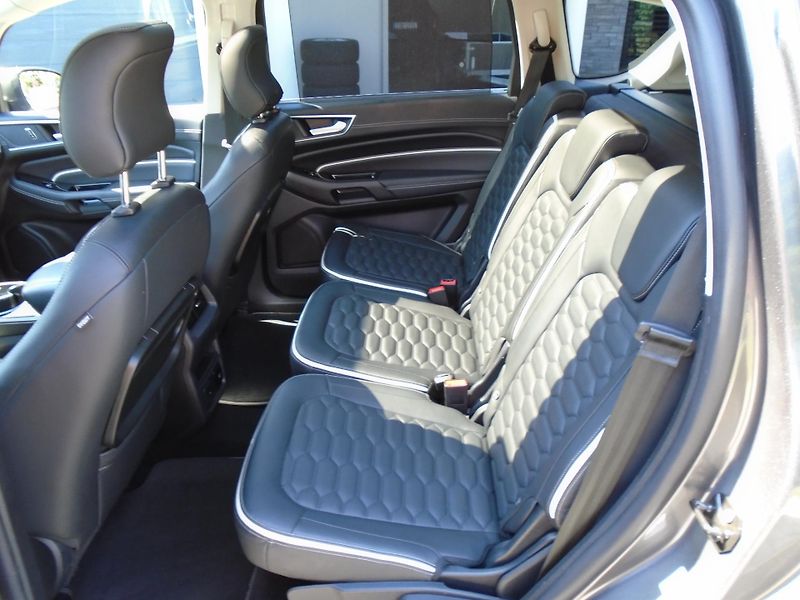 Ford S-MAX 2.0 EcoBlue 140kW 8AT Vignale - fotka 20 z 49