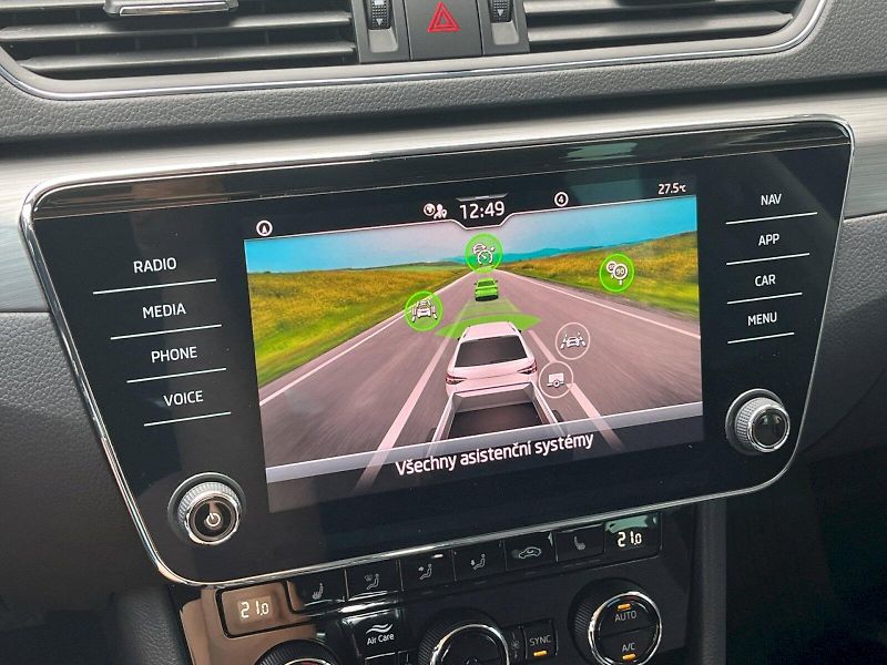 Škoda Superb (2023) 2.0 TDI 110kW DSG Style Plus c - fotka 19 z 36