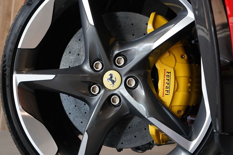 Ferrari Purosangue Lift, Karbon, Pano, Masáž - fotka 16 z 50
