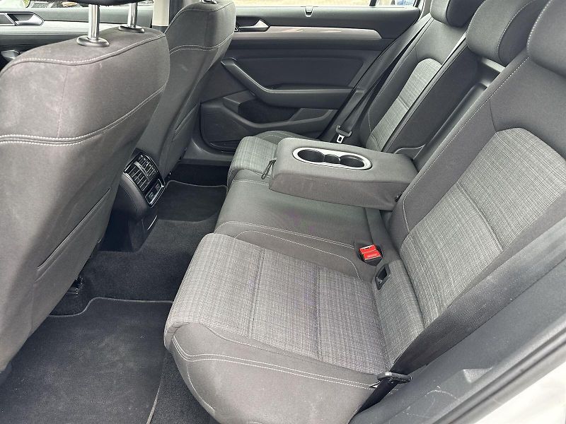Volkswagen Passat (2021) Variant 2.0 TDI DSG Business - fotka 8 z 34