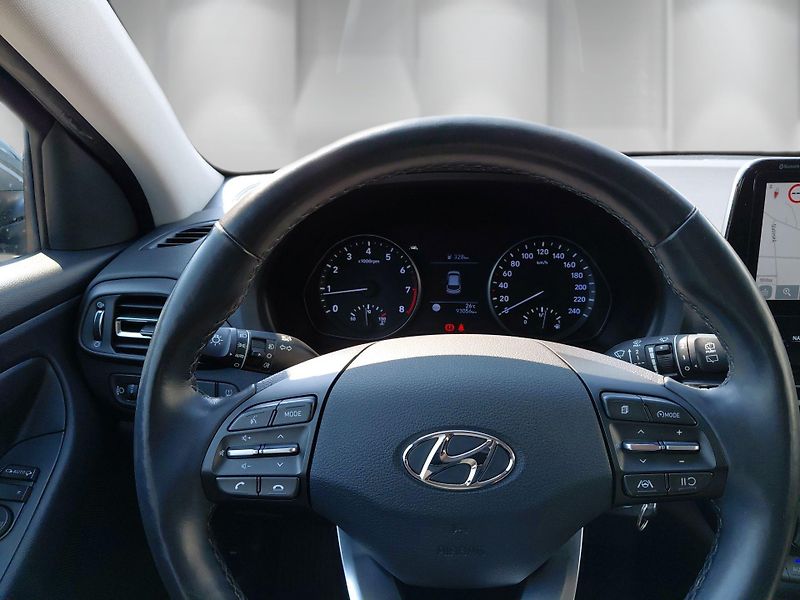 Hyundai i30 (2020) 1,5 CVVT 81 kW Smart ČR - fotka 17 z 25