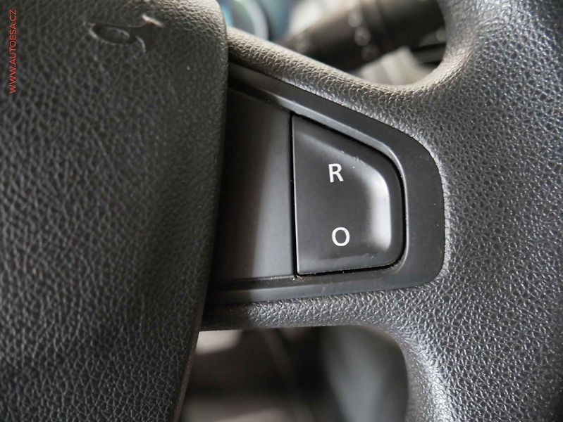 Renault Mégane (2010) 1.5 dCi, 2.maj,ČR, AC, temp - fotka 13 z 19