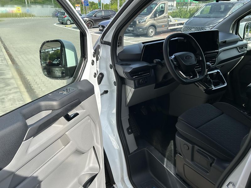 Ford Tourneo Custom Titanium L1 2.0 EcoBlue 110 kW - fotka 12 z 29