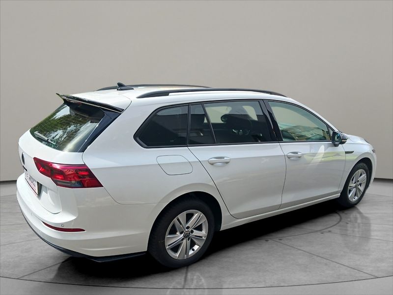 Volkswagen Golf 1,0 81kW LIFE KOMBI - fotka 8 z 23