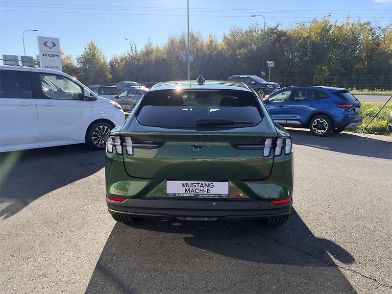 Ford Mustang Mach-E (2026) Premium, 5dveřová, 88 kWh PROD - fotka 4 z 21