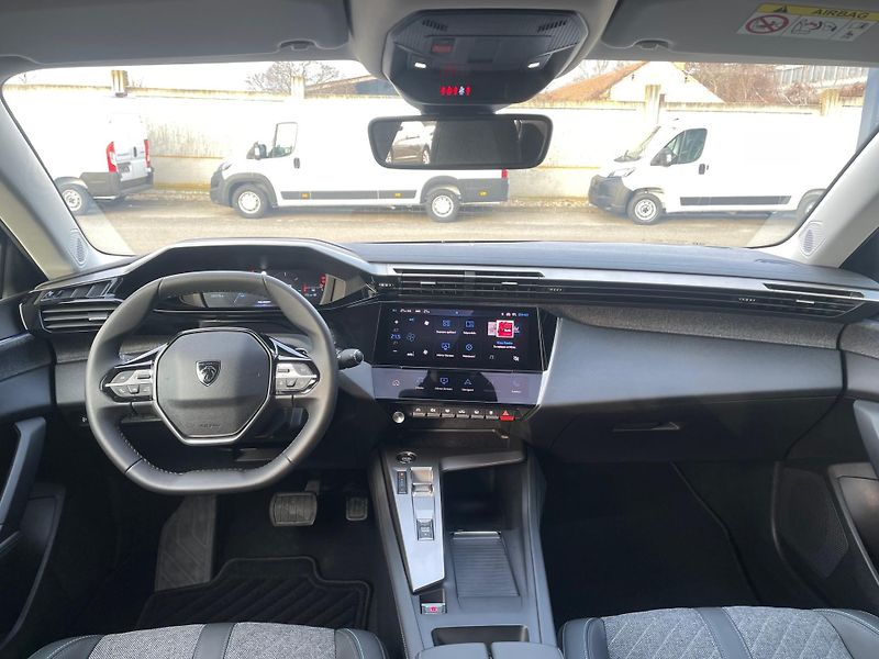 Peugeot 408 (2023) Allure 1,2 PureTech 130k EAT8 - fotka 2 z 7