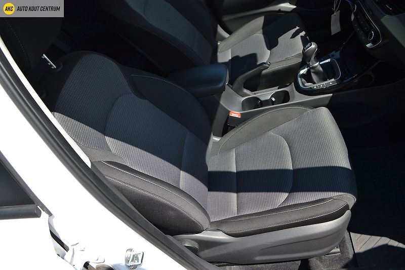 Hyundai i30 WG 1,5I MT SMART FAMILY NAVI - fotka 12 z 43