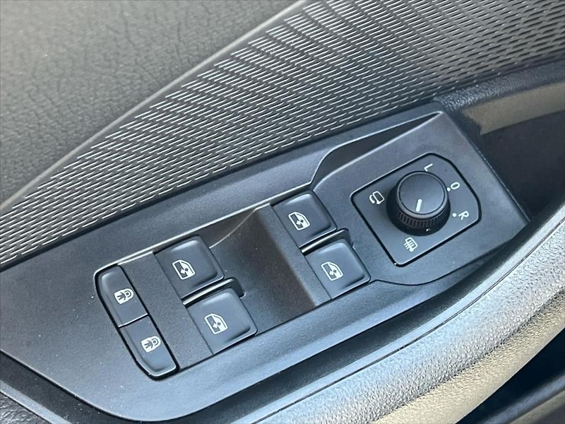 Škoda Octavia 2,0 TDi 110kW 7DSG SPORTLINE - fotka 20 z 29