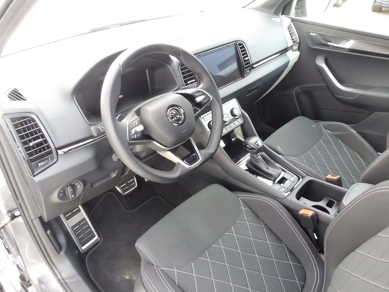 Škoda Karoq (2024) SportLine 2,0 TDI 110kW DSG 4x - fotka 6 z 29