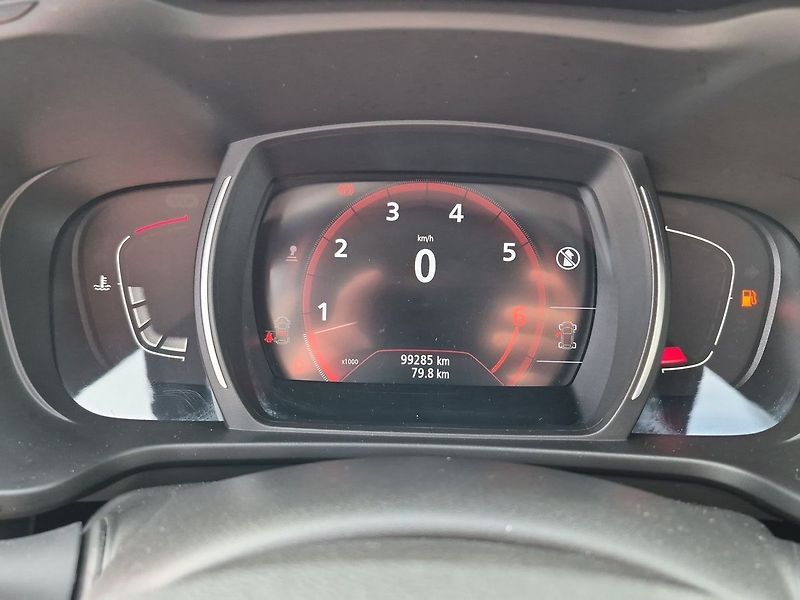 Renault Kadjar Limited 1.3TCE 103KW - fotka 19 z 23