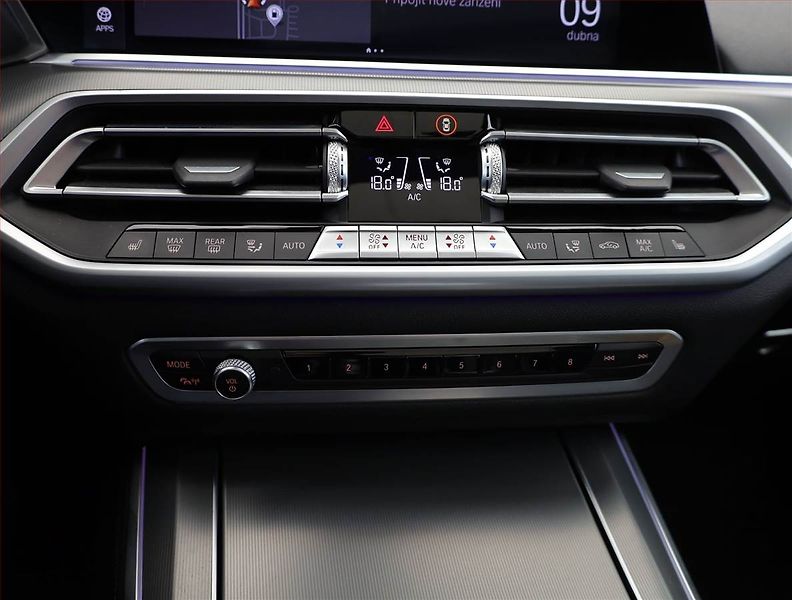 BMW X5 (2021) xDrive30d - fotka 10 z 21