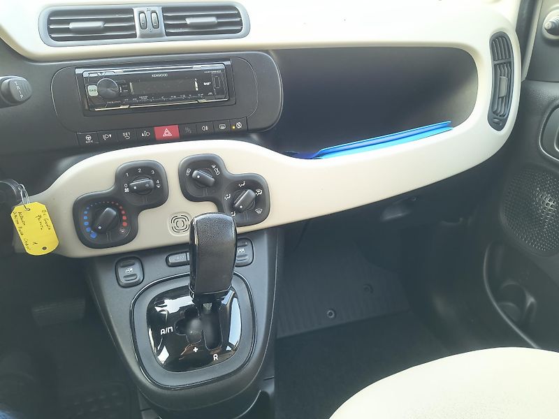 Fiat Panda (2015) 1.2 AUTOMAT NESEHNATELNÁ VERZE - fotka 32 z 47