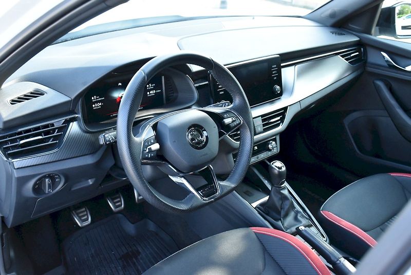 Škoda Kamiq (2023) MONTE CARLO TSI 110/1.5 M6 - fotka 24 z 31