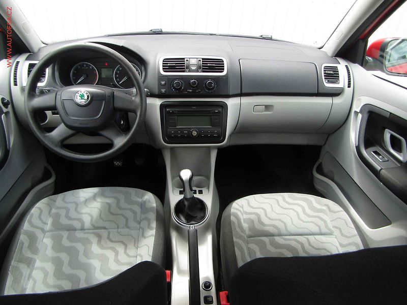 Škoda Fabia (2009) 1.2 HTP, ČR - fotka 8 z 15