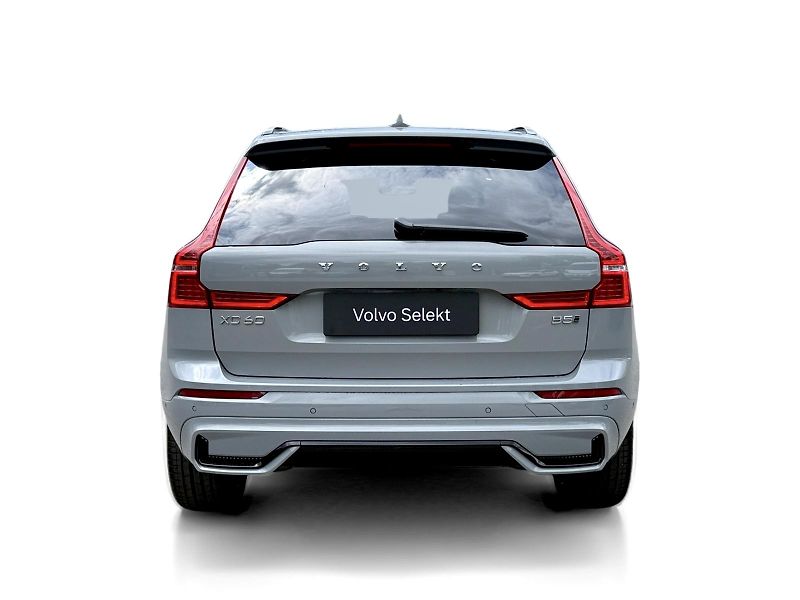 Volvo XC60 B5 AWD ULTRA / B&W / VZDUCH - fotka 5 z 56