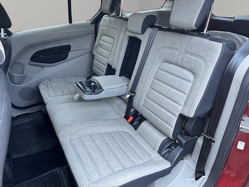 Ford Tourneo Connect (2018) 1.5 EcoBlue 88kW, ČR, Aut. - fotka 21 z 23