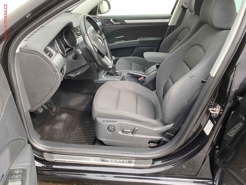 Škoda Superb (2014) 2.0 TDi, ČR, Ambition, bixen - fotka 9 z 20