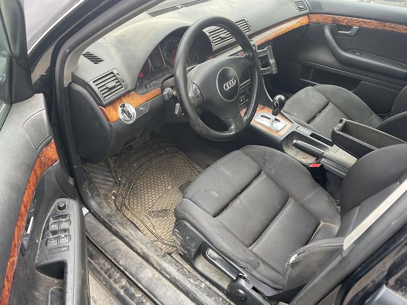 Audi A4 Avant 2.5 TDI 120Kw NÁHRADNÍ DÍLY - fotka 6 z 8