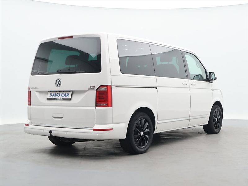 Volkswagen Multivan 2,0 TDI 150kW Highline DSG 4x4 - fotka 7 z 36