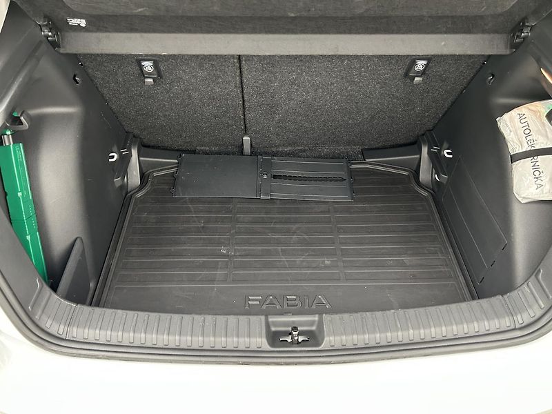 Škoda Fabia 1.0 TSI Top selection - fotka 23 z 24