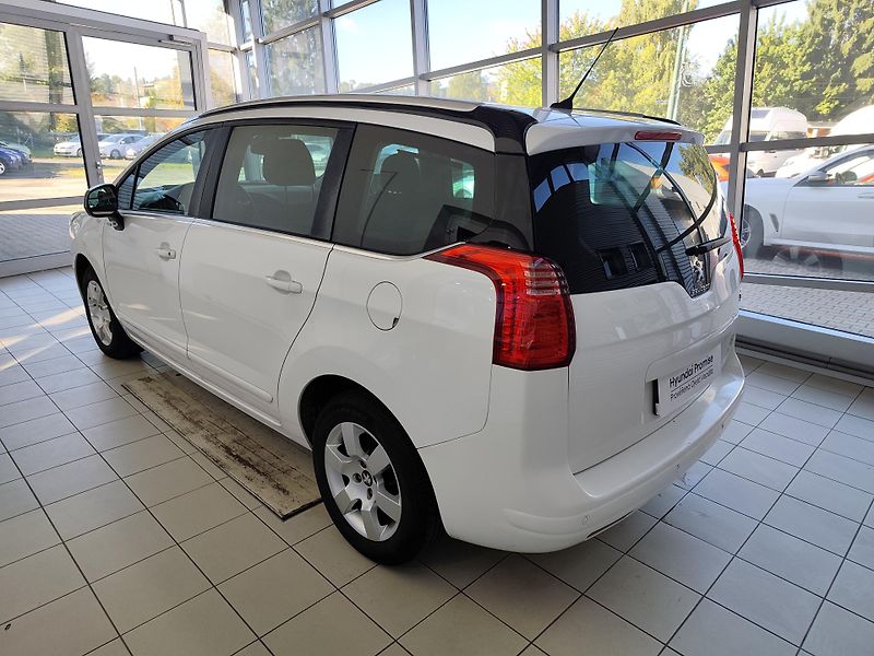 Peugeot 5008 (2016) 1.6 BlueHDi 88kW Allure - fotka 2 z 22