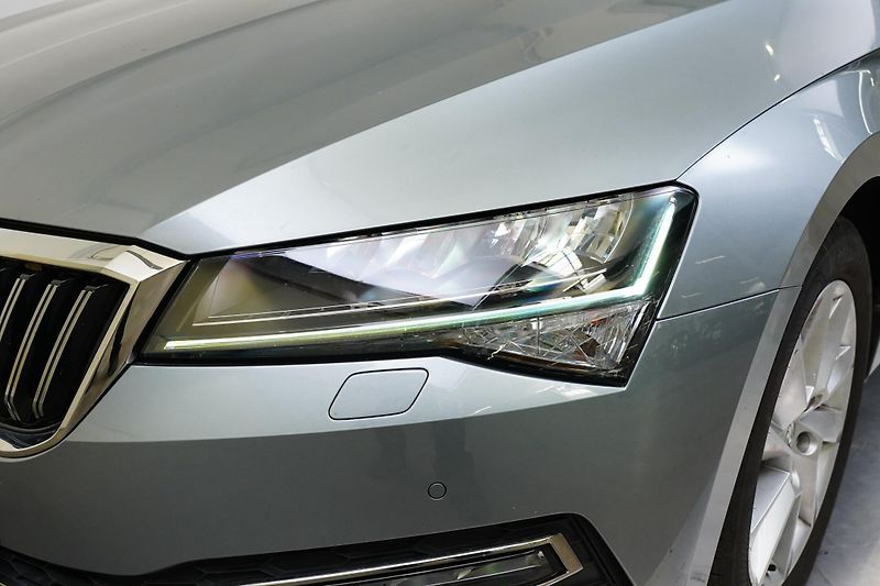 Škoda Superb - fotka 9 z 26