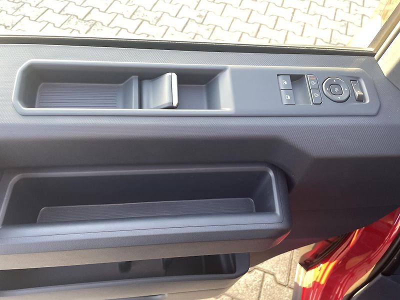 Kia PV5 (2026)  5P 4x2 ELITE 120 KW + 71,2 KW - fotka 11 z 26