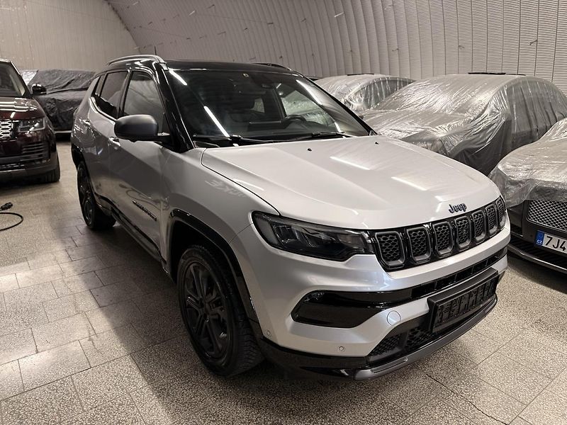 Jeep Compass (2022) 1.3 T4 PHEV 190CV 80 ANNIVERS. - fotka 16 z 55