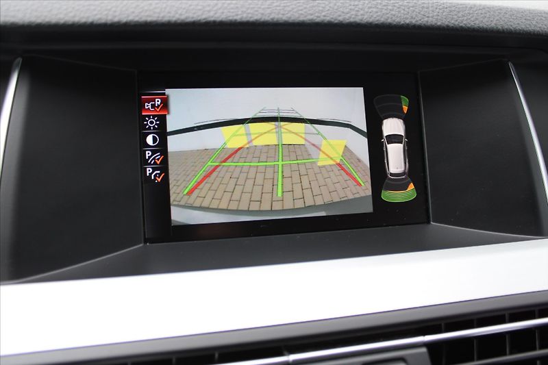 BMW Řada 5 530d xDrive NAVI SERVIS.KN. ČR - fotka 19 z 26