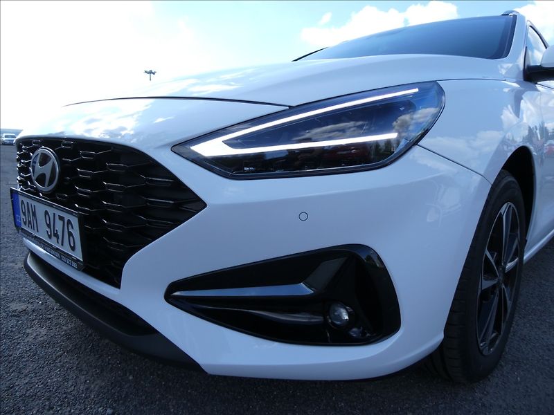 Hyundai i30 1,0 T-GDi 88kW Smart,ČR,naviga - fotka 4 z 43