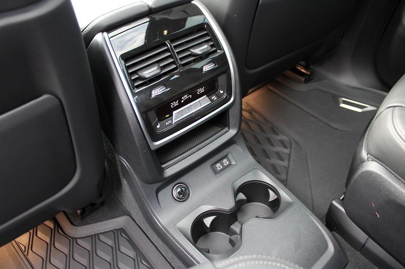 BMW X7 xDrive40d Mpaket CZ - fotka 14 z 26