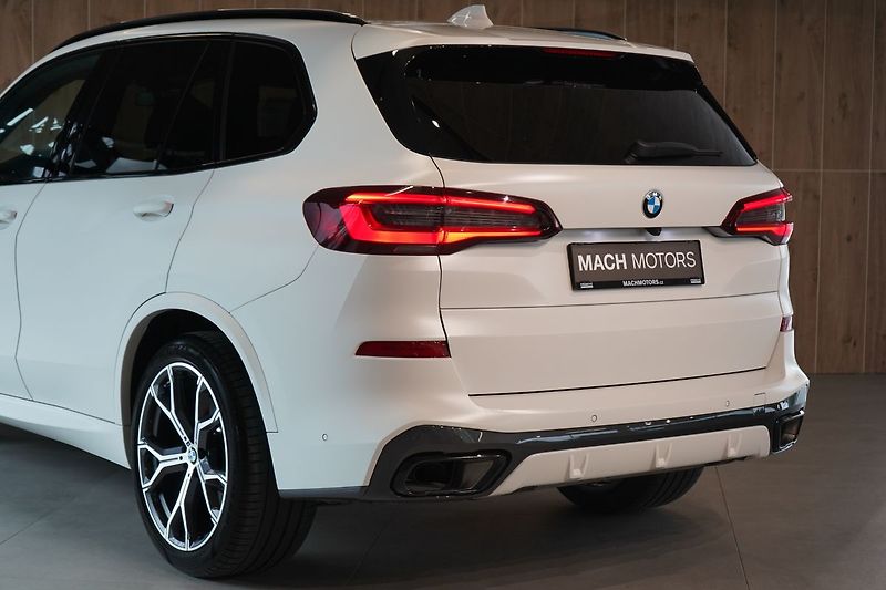 BMW X5 40d xDrive, Nezávislé, Vzduch - fotka 13 z 50