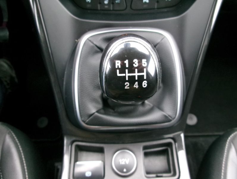 Ford Kuga (2019) 2,0TDCi TITANIUM Plus AWD ČR - fotka 24 z 39