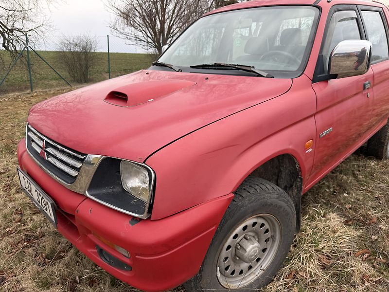 Mitsubishi L200 2,5 TD   4x4  5míst - fotka 21 z 21