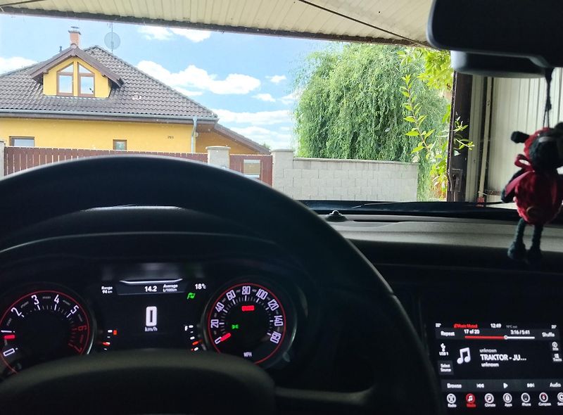 Dodge Challenger (2018) HEMI 5,7 manuál - fotka 9 z 20