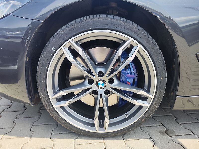 BMW Řada 5 540d/250kW M-Paket AT 4x4 - fotka 41 z 41
