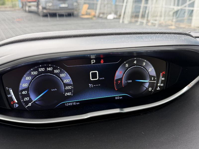 Peugeot 5008 (2017) ALLURE PureTech 130k EAT6 - fotka 20 z 39