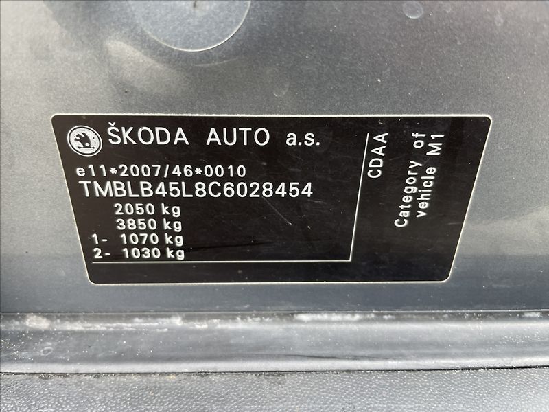 Škoda Yeti 1,8 TSi 118kw 4x4 po STK, odp. - fotka 30 z 38