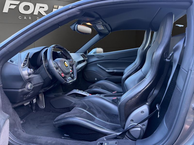 Ferrari 488 (2016) SPIDER CARBON RACING SEATS - fotka 9 z 27