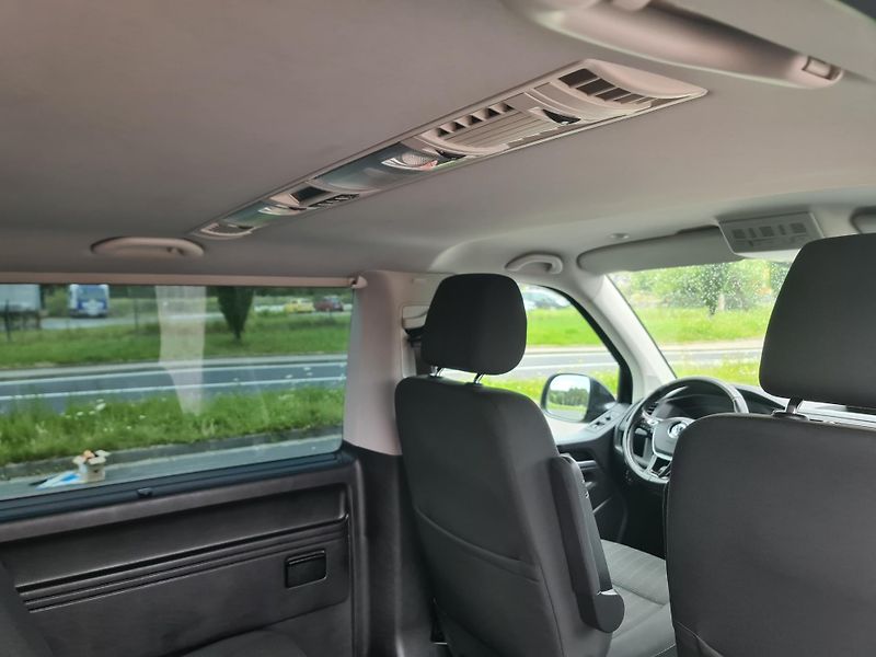 Volkswagen Caravelle (2016) T6 2.0 TDi 110-KW KLIM OLOMOUC - fotka 27 z 87