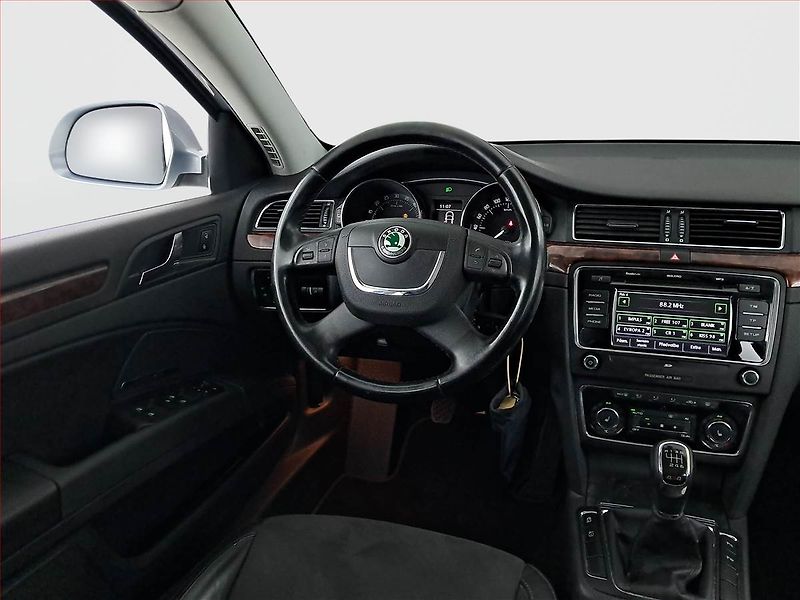 Škoda Superb (2011) Ambition 2.0 TDI, 4X4, Kůže - fotka 7 z 22