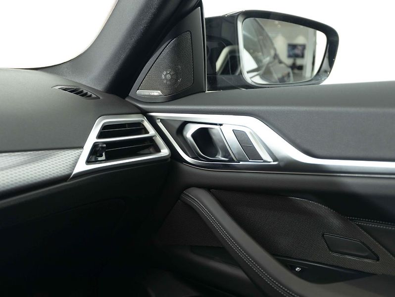 BMW Řada 4 M440i xDrive Gran Coupé - fotka 17 z 22