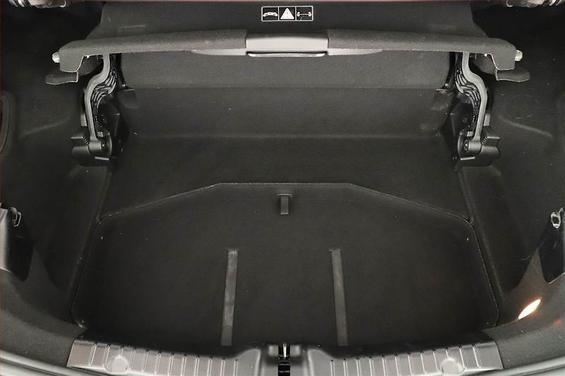 Mercedes-Benz SLC (2020) 200, Výhř.okno, Matrix, H/K - fotka 11 z 20