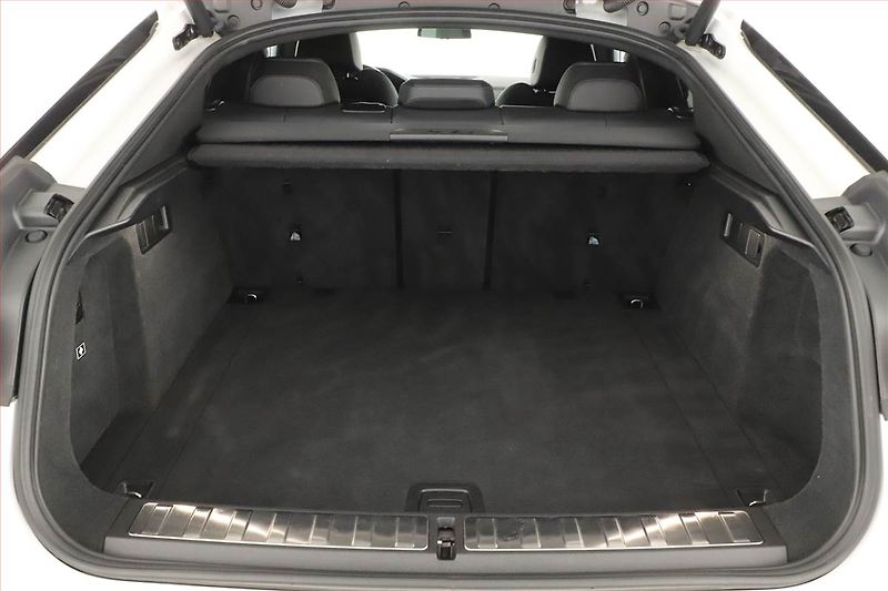 BMW X6 (2021) xDrive40i - fotka 18 z 19