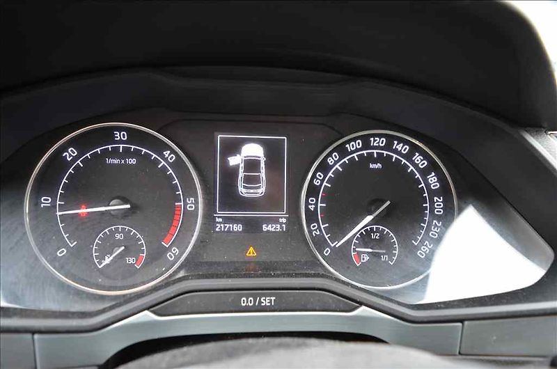 Škoda Superb (2017) 2,0 TDI AMBITION - fotka 13 z 19