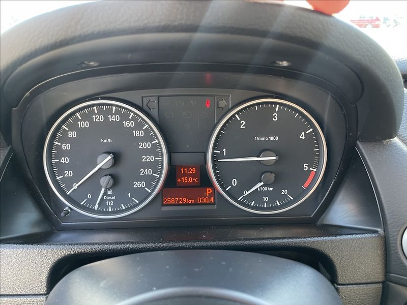 BMW X1 2,0 18d X-Drive Automat CZauto - fotka 15 z 33